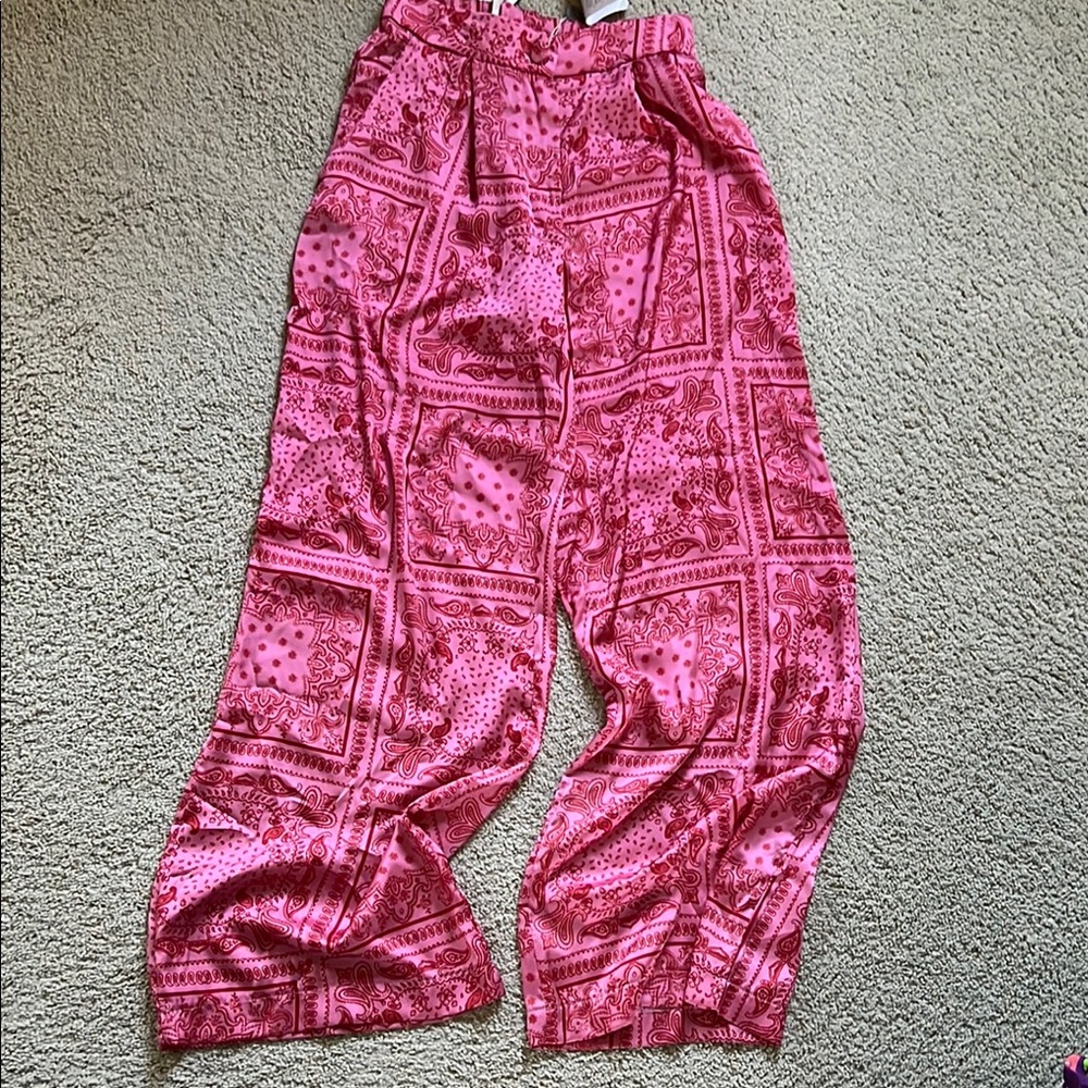 Pink Patterned woman’s pant